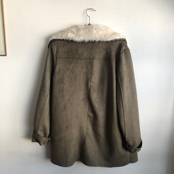 OLIVE FAUX SUEDE OVERSIZED BOYFRIEND JACKET - Picture 13 of 16